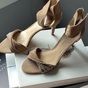 Vince Camuto Tan and Brown Heels with Textured Elegance